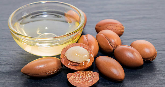 Argania_spinosa_on_table_in_a_bowl